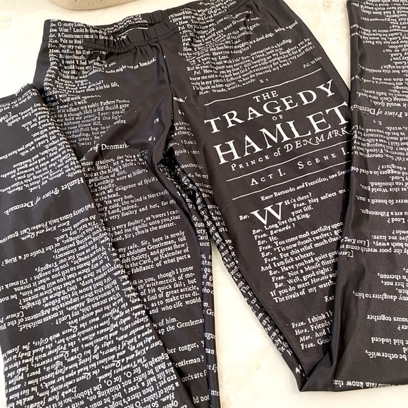 Pants - 🎉HP🎉 Shakespeare themed leggings